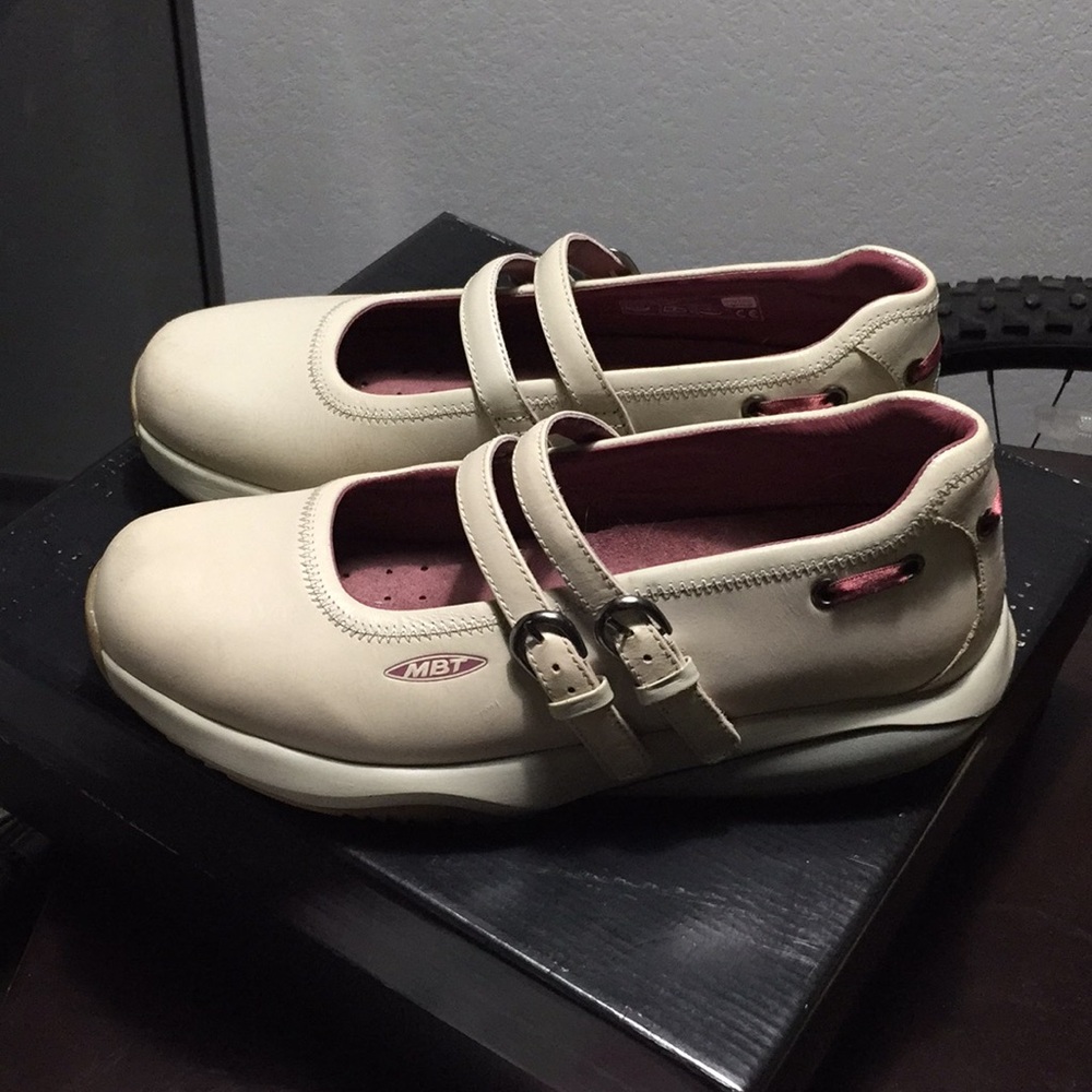 MBT Size 8 LEATHER